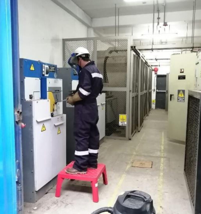 Mantenimiento eléctrico de subestaciones , mejora de la calidad de la energía eléctrica.